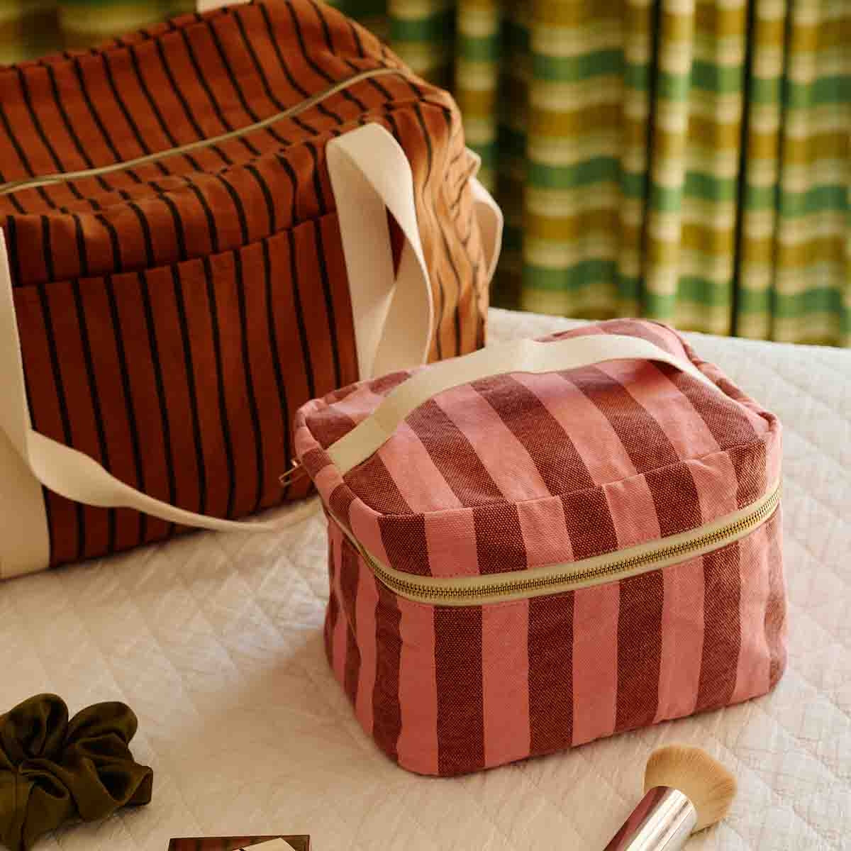 VANITY OONA RAYURES BRICK/PINK
