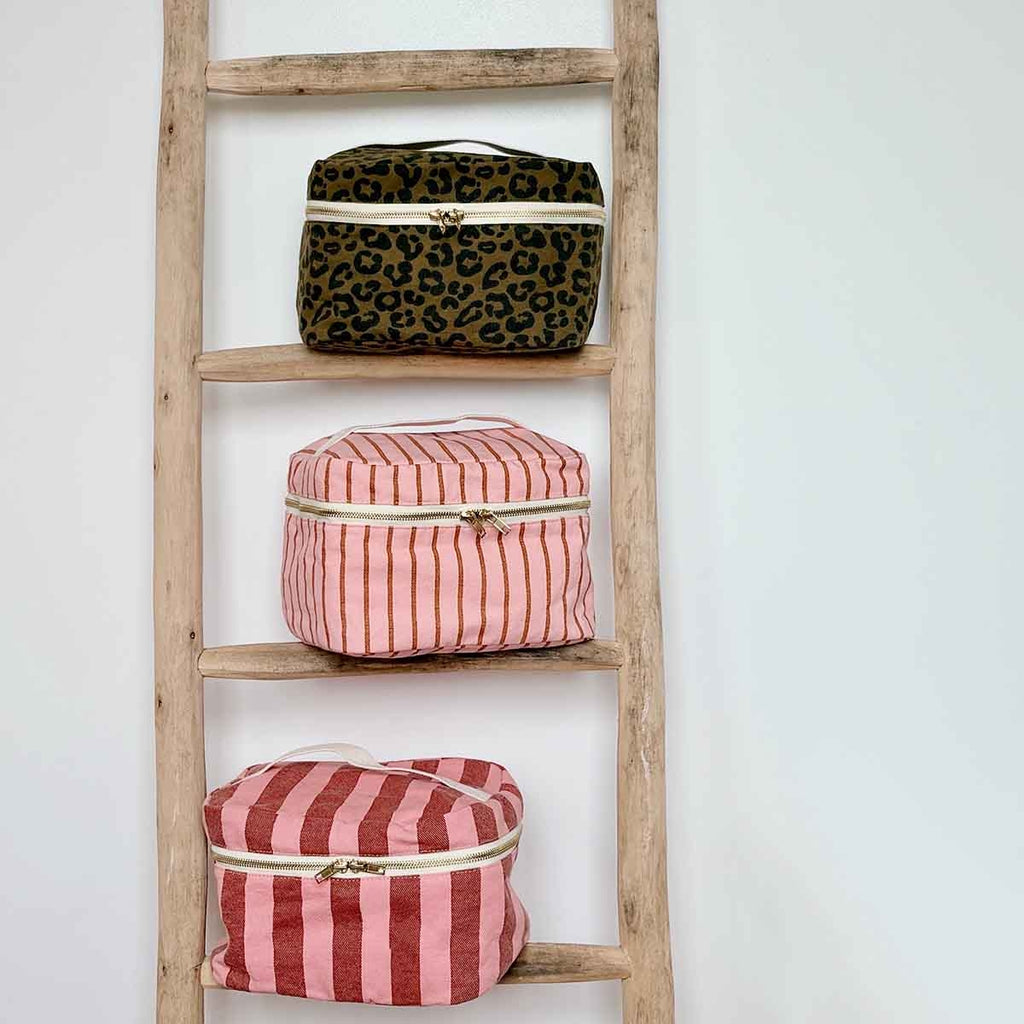 VANITY OONA RAYURES PECAN/STRAWBERRY